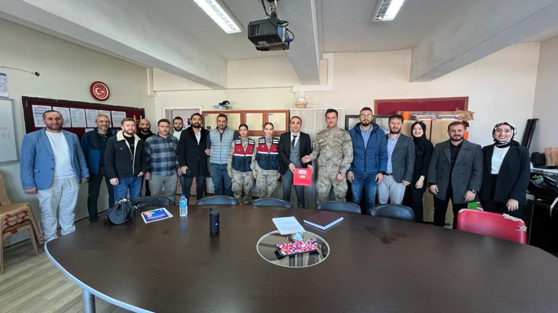 Kumru İlçe Jandarma Komutanlığından 24 kasım Öğretmenler Günü Kutlama